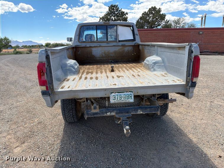 image for item FK4605 1993 Ford F350 Crew Cab pickup truck
