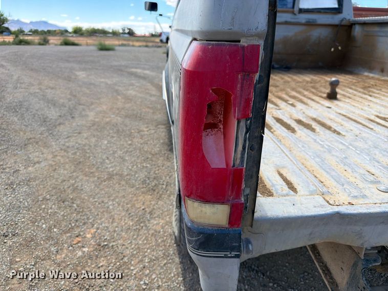 image for item FK4605 1993 Ford F350 Crew Cab pickup truck