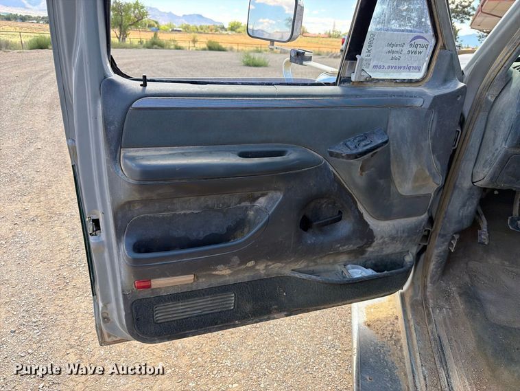 image for item FK4605 1993 Ford F350 Crew Cab pickup truck