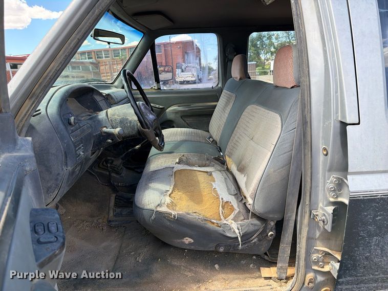 image for item FK4605 1993 Ford F350 Crew Cab pickup truck