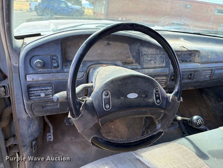 image for item FK4605 1993 Ford F350 Crew Cab pickup truck