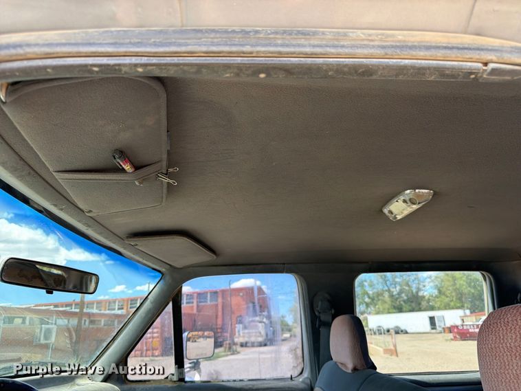 image for item FK4605 1993 Ford F350 Crew Cab pickup truck