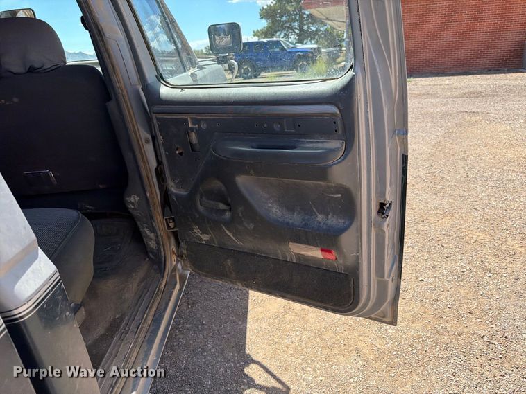 image for item FK4605 1993 Ford F350 Crew Cab pickup truck