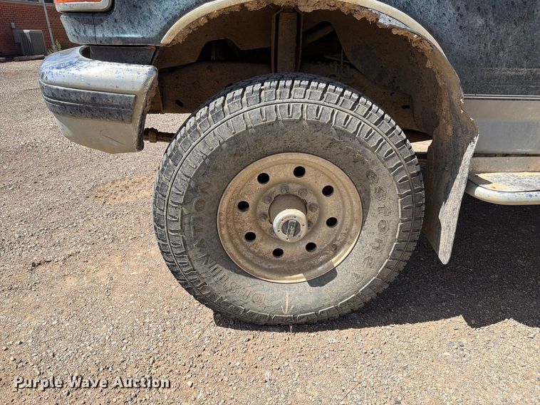image for item FK4605 1993 Ford F350 Crew Cab pickup truck