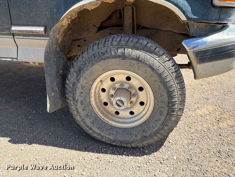 image for item FK4605 1993 Ford F350 Crew Cab pickup truck