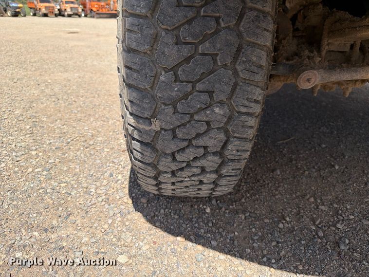 image for item FK4605 1993 Ford F350 Crew Cab pickup truck