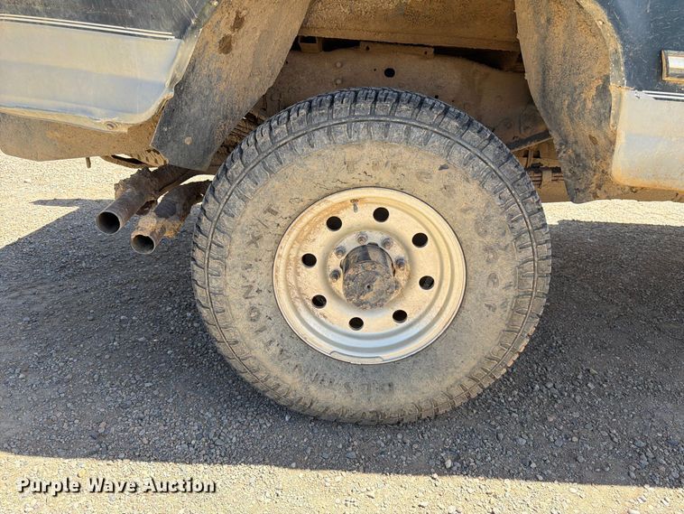 image for item FK4605 1993 Ford F350 Crew Cab pickup truck