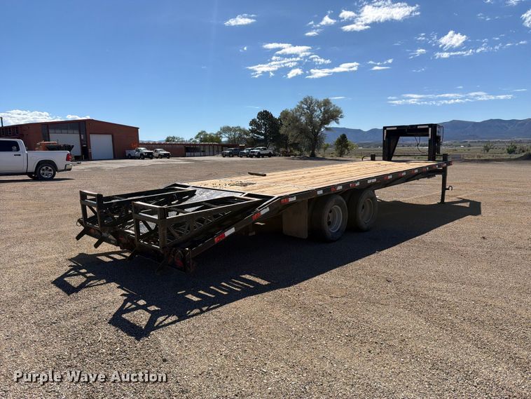 image for item FK4606 2003 Featherlite 5595 equipment trailer