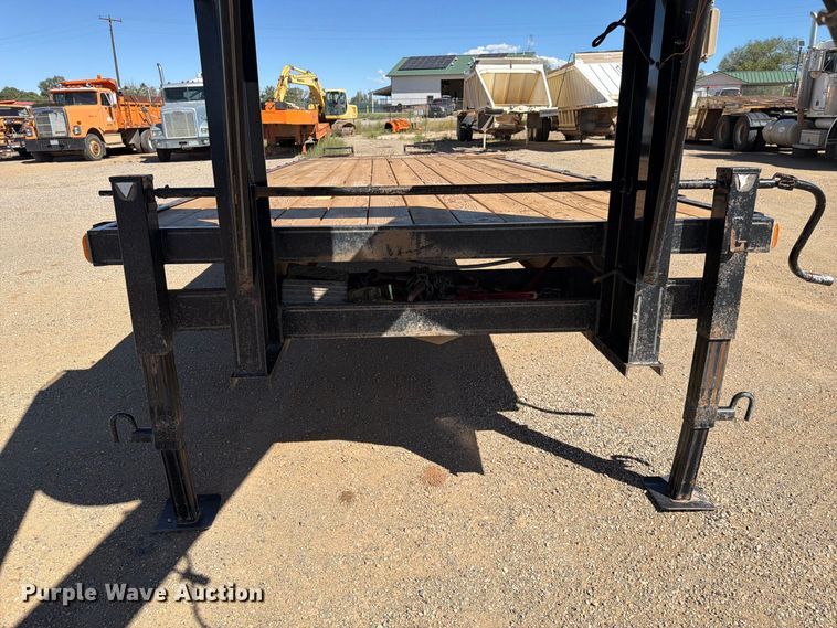 image for item FK4606 2003 Featherlite 5595 equipment trailer