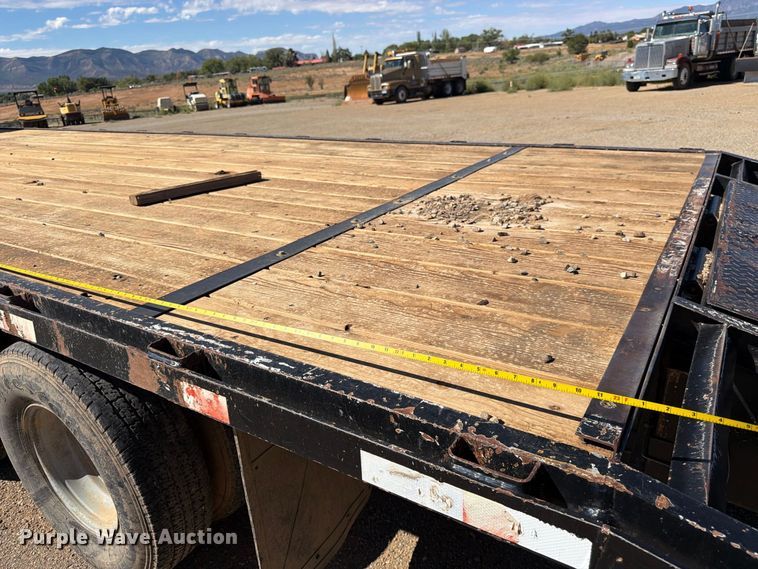 image for item FK4606 2003 Featherlite 5595 equipment trailer