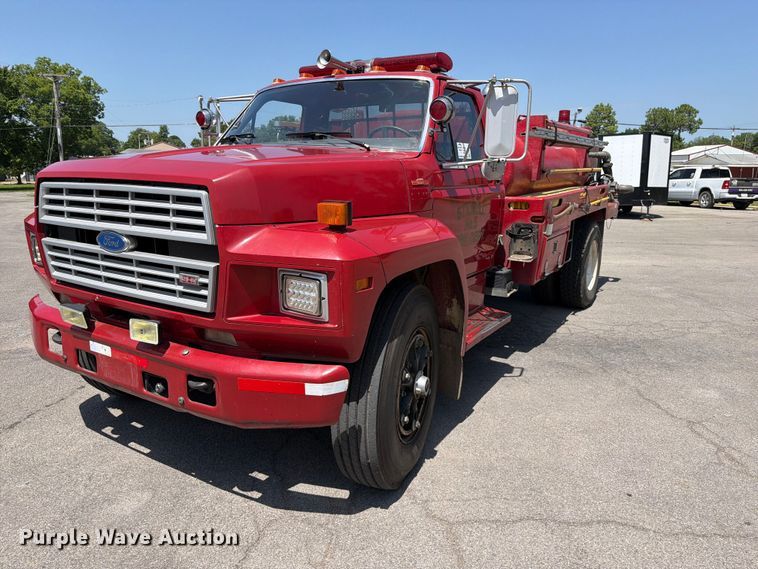 image for item FK5019 1985 Ford F800 pumper fire truck