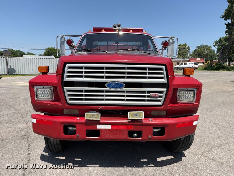 image for item FK5019 1985 Ford F800 pumper fire truck