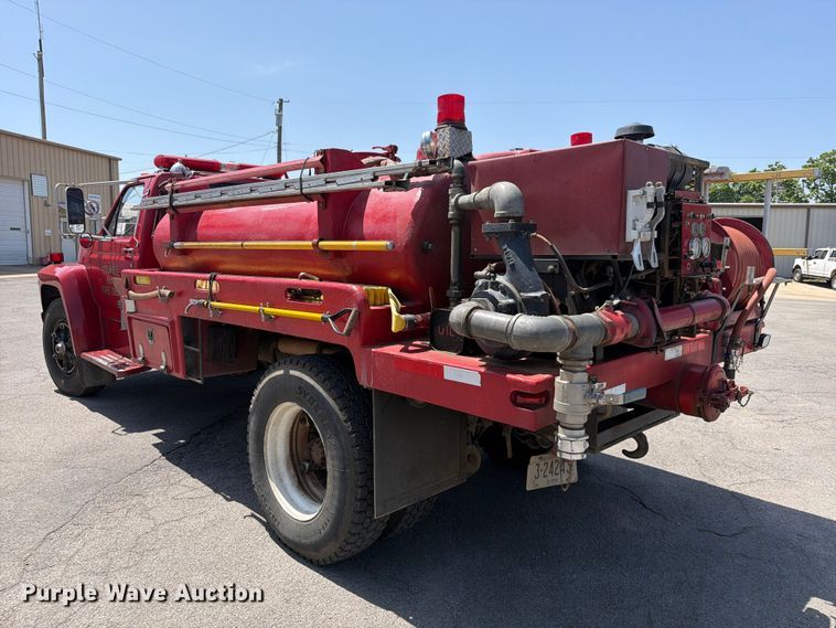 image for item FK5019 1985 Ford F800 pumper fire truck