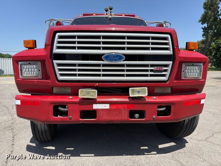 image for item FK5019 1985 Ford F800 pumper fire truck