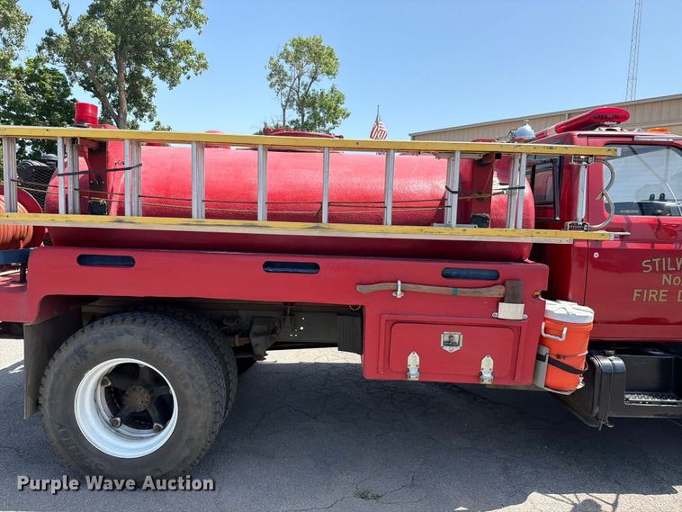 image for item FK5019 1985 Ford F800 pumper fire truck