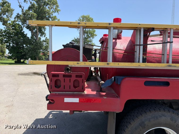 image for item FK5019 1985 Ford F800 pumper fire truck