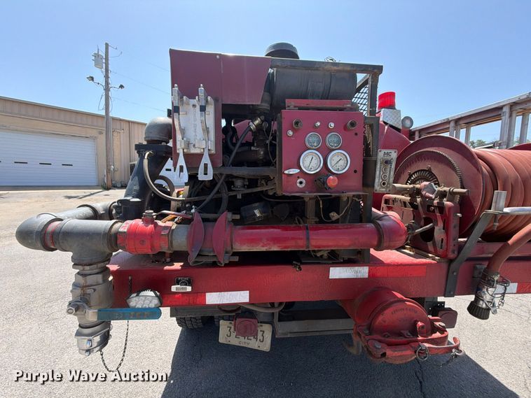 image for item FK5019 1985 Ford F800 pumper fire truck