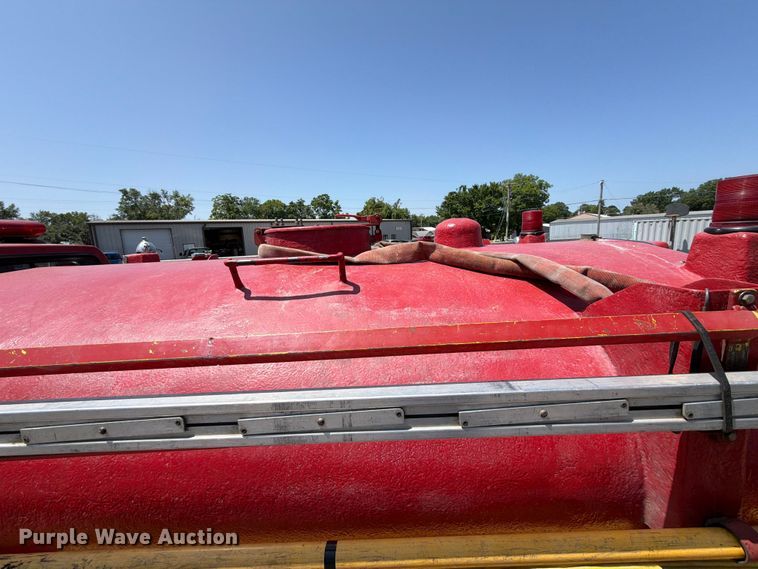 image for item FK5019 1985 Ford F800 pumper fire truck