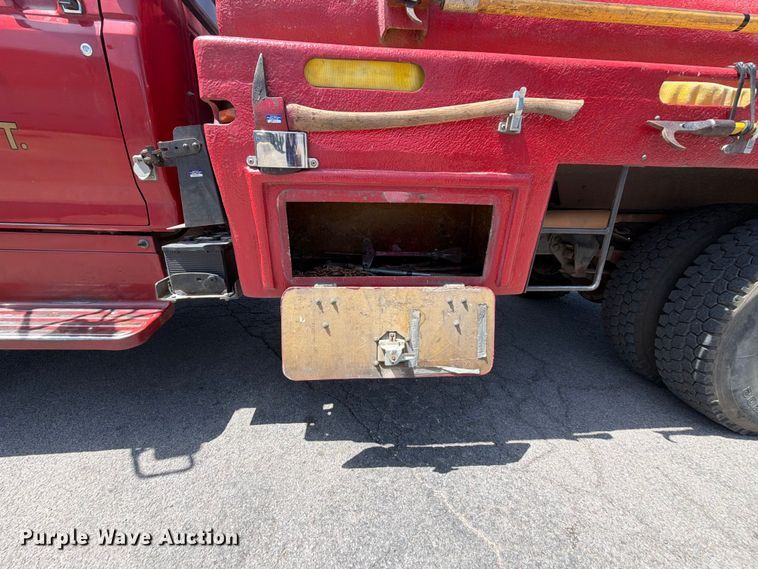 image for item FK5019 1985 Ford F800 pumper fire truck