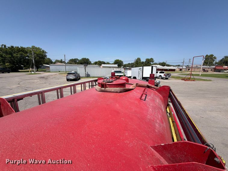 image for item FK5019 1985 Ford F800 pumper fire truck