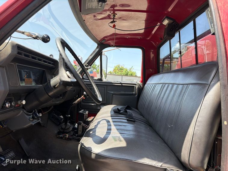 image for item FK5019 1985 Ford F800 pumper fire truck