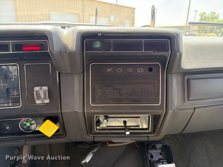 image for item FK5019 1985 Ford F800 pumper fire truck