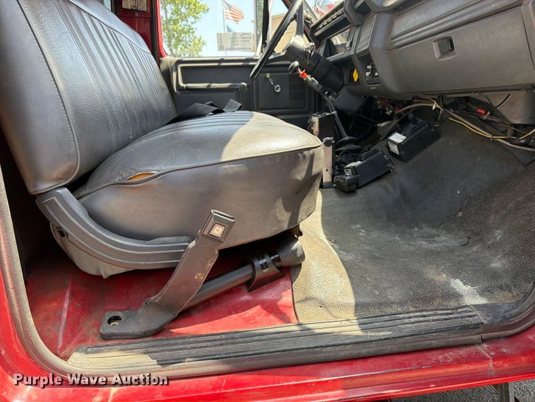 image for item FK5019 1985 Ford F800 pumper fire truck