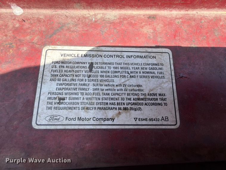 image for item FK5019 1985 Ford F800 pumper fire truck