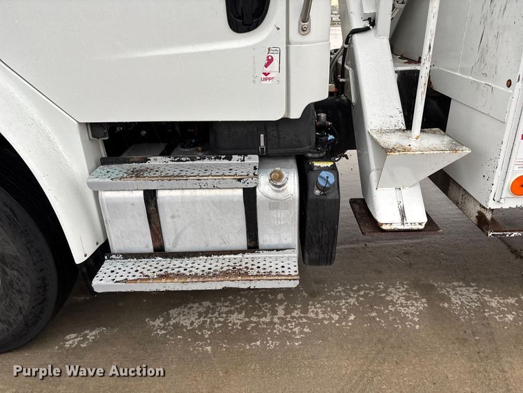 image for item FP3013 2014 Freightliner M2 bucket truck