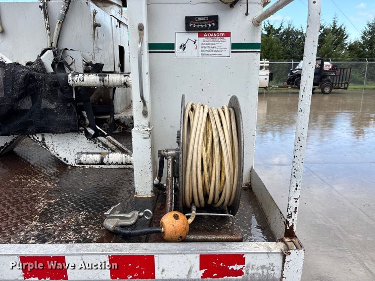 image for item FP3013 2014 Freightliner M2 bucket truck