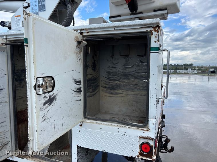 image for item FP3013 2014 Freightliner M2 bucket truck