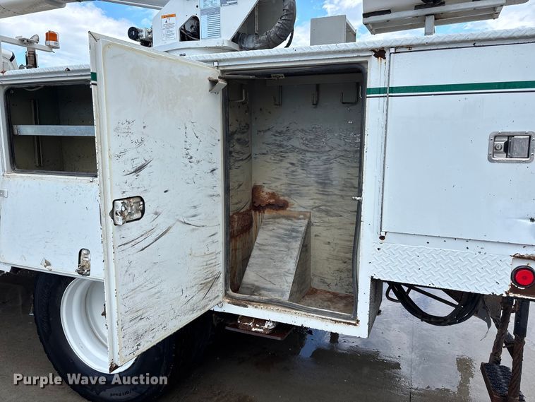 image for item FP3013 2014 Freightliner M2 bucket truck