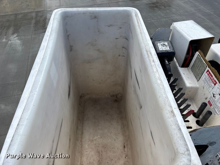 image for item FP3013 2014 Freightliner M2 bucket truck