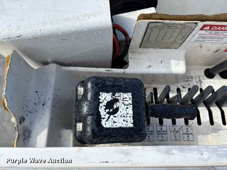 image for item FP3013 2014 Freightliner M2 bucket truck