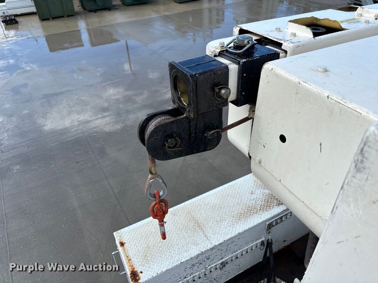 image for item FP3013 2014 Freightliner M2 bucket truck
