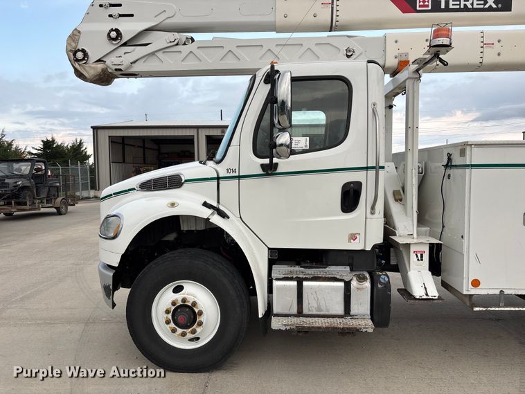 image for item FP3014 2016 Freightliner M2 bucket truck