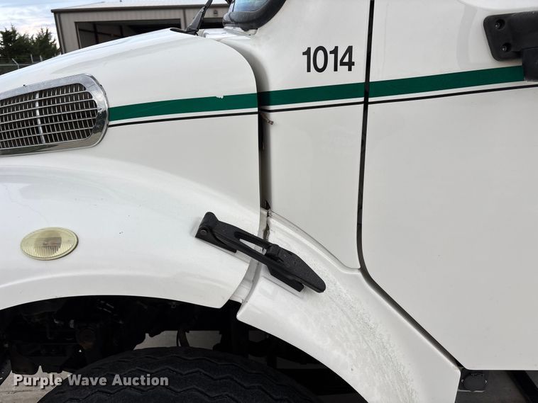 image for item FP3014 2016 Freightliner M2 bucket truck