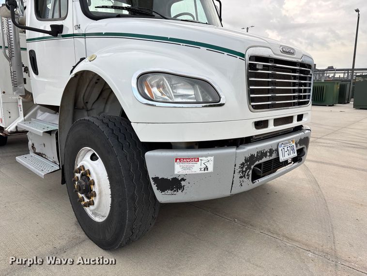 image for item FP3014 2016 Freightliner M2 bucket truck