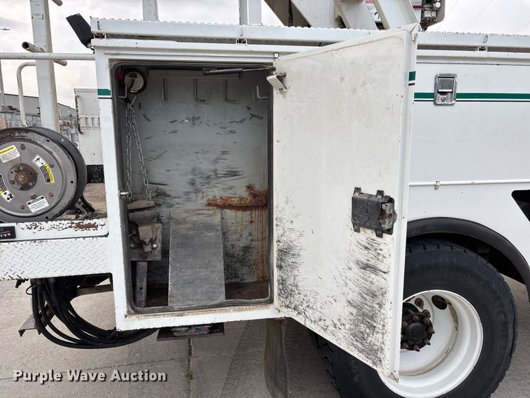 image for item FP3014 2016 Freightliner M2 bucket truck
