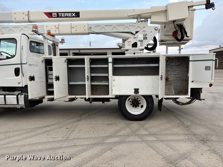 image for item FP3014 2016 Freightliner M2 bucket truck