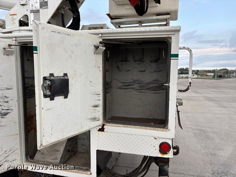 image for item FP3014 2016 Freightliner M2 bucket truck