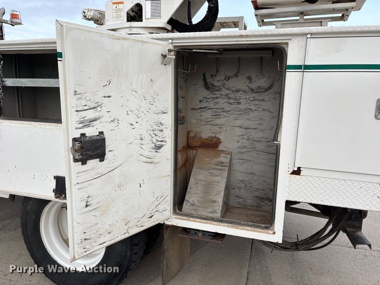 image for item FP3014 2016 Freightliner M2 bucket truck