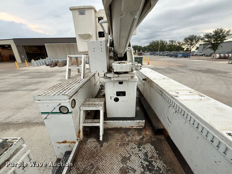 image for item FP3014 2016 Freightliner M2 bucket truck