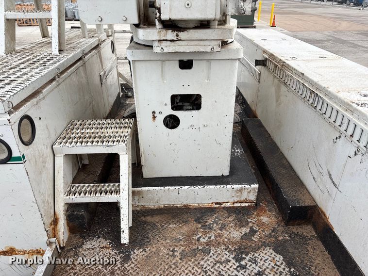 image for item FP3014 2016 Freightliner M2 bucket truck