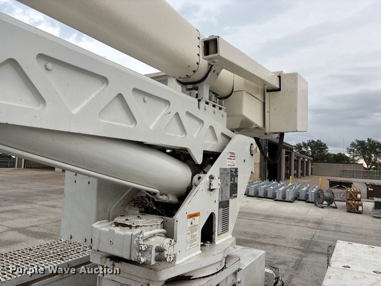 image for item FP3014 2016 Freightliner M2 bucket truck