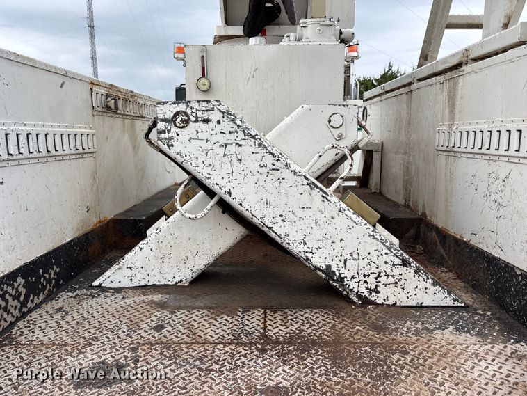 image for item FP3014 2016 Freightliner M2 bucket truck