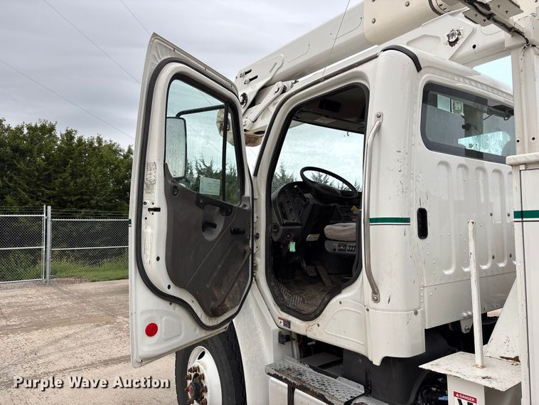 image for item FP3014 2016 Freightliner M2 bucket truck