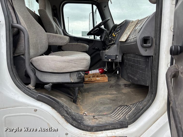 image for item FP3014 2016 Freightliner M2 bucket truck