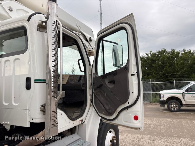 image for item FP3014 2016 Freightliner M2 bucket truck