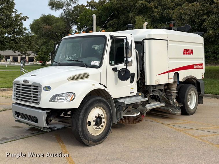 2009 Freightliner Business Class M2 street sweeper truck